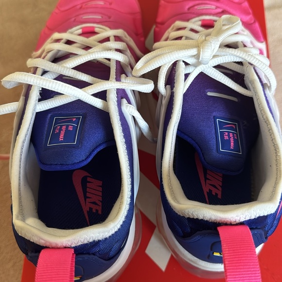 Women’s Nike W Air Vapormax Plus size 7.5 - Picture 6 of 6